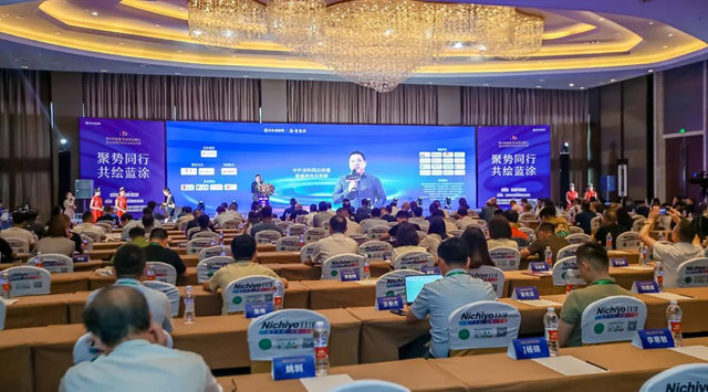 油漆堡榮獲第十四屆金漆獎“傑出塗裝工程公司”等兩(liang) 項大獎