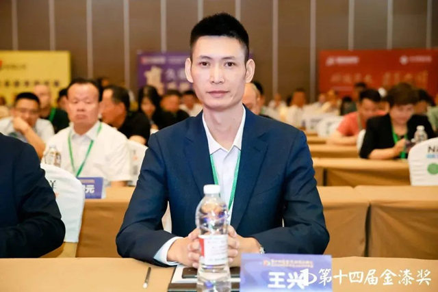 聚勢同行繪藍塗，美儷(li) 嘉仿石漆在第十四屆金漆獎大放異彩
