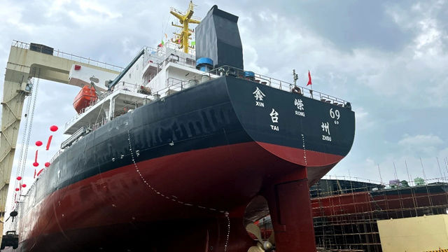 魚童為(wei) 5萬(wan) 噸級新造散貨船“鑫嶸69”保駕護航