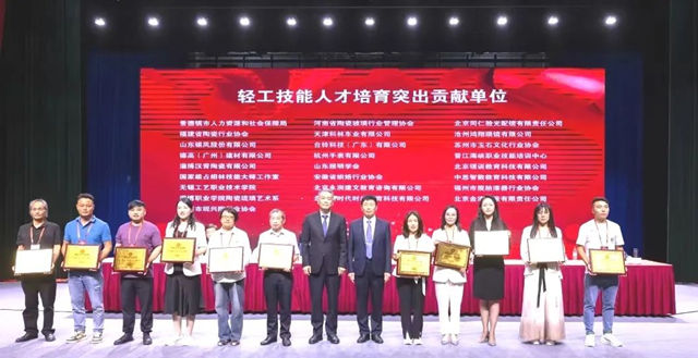 再顯實力！西卡德高接連斬獲多項榮譽