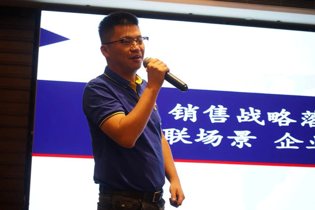 大橋油漆召開“七一”表彰大會(hui) 暨“大橋”工業(ye) 防護係列產(chan) 品升級發布會(hui) 