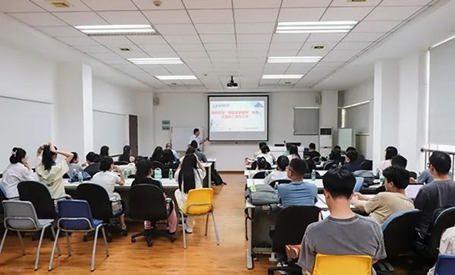 顧家家居一行蒞臨(lin) 東(dong) 莞大寶化工參觀交流
