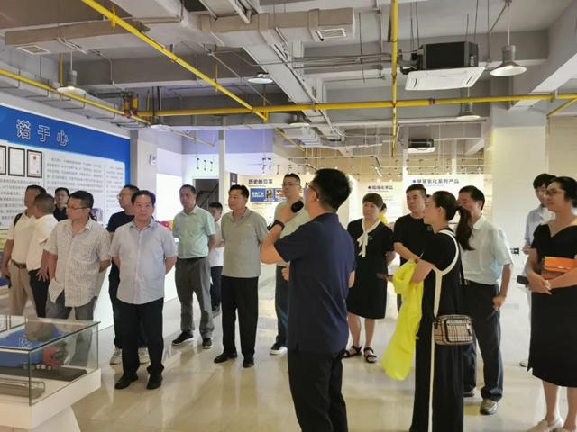浙江省塗料工業(ye) 協會(hui) 考察交流團赴武漢雙虎塗料股份有限公司考察交流