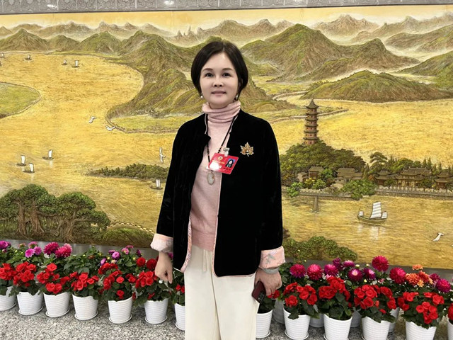 溫州瑞豐(feng) 董事長周賽珍，獲得2023浙江省三八紅旗手