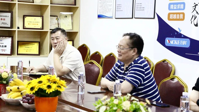 立邦公司副總裁蔡永嶽蒞臨(lin) 瓦科交流指導！