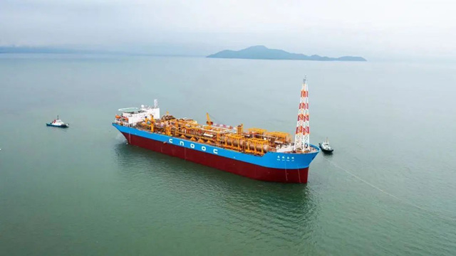 中遠關(guan) 西助“南海奮進”FPSO再啟航