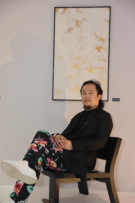 向藝術致敬，創行業(ye) 巔峰！VALPAINT×曾建龍聯名款產(chan) 品係列首發暨GID×VALPAINT戰略合作簽約儀(yi) 式