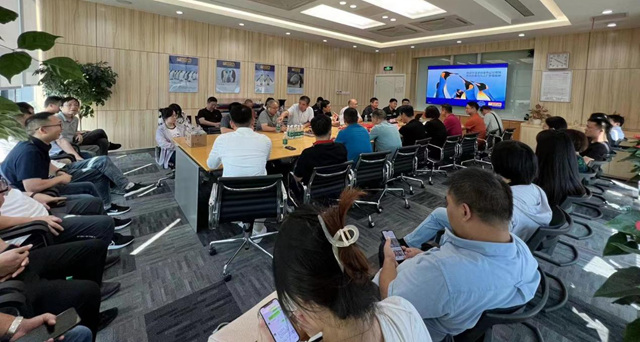 學習(xi) 標杆拓思路  穩中求進思創新 ——寧波塗協組織赴青島塗料標杆企業(ye) 參觀學習(xi) 