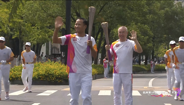 第70棒亞(ya) 運火炬手！嘉寶莉王樹坤