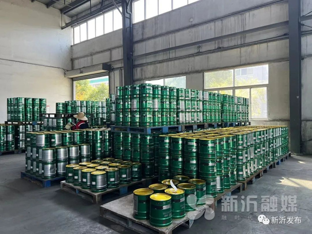 衝(chong) 刺15億(yi) ！這個(ge) 塗企滿負荷生產(chan) 中 每日出貨6000桶