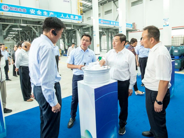 安徽省滁州市市委書(shu) 記許繼偉(wei) 率“三看三比”巡回組一行蒞臨(lin) 恒和永盛集團安徽恒和新材料有限公司參觀指導