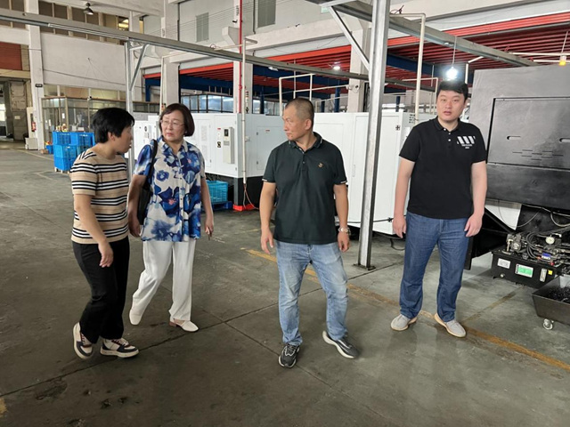 走訪企業(ye) 聽需求  助企服務“零距離”——寧波塗協走進寧波美旺模具機械有限公司