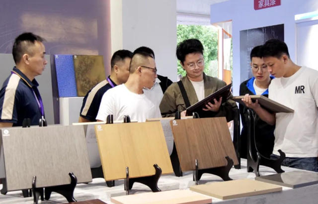 展辰新材驚豔亮相首屆南康家具綠色供應鏈展覽會(hui) 