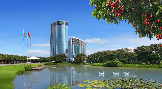 三棵樹董事長洪傑，蟬聯2023塗料首富