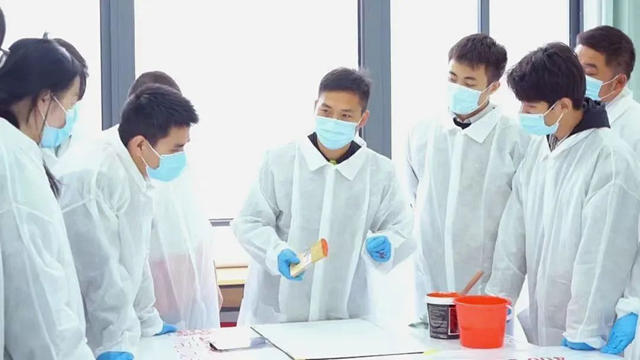 立邦獲上海市頒發01號《中華人民共和國民辦學校辦學許可證》