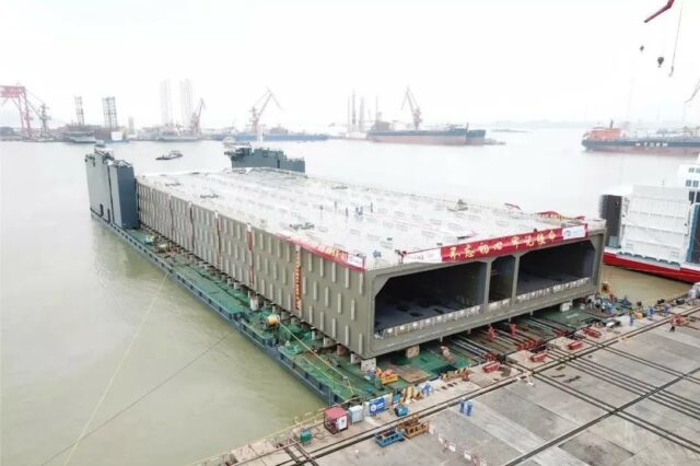 “海底長城”深中通道主線貫通！七二五所、中遠關(guan) 西、海虹老人塗料技術為(wei) 超級工程護航