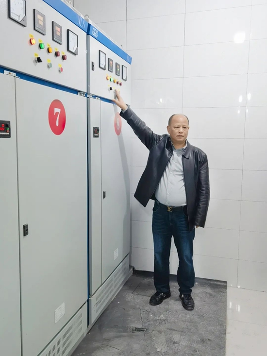連州廣源新增兩(liang) 條大型全陶瓷濕法球磨生產(chan) 線順利投產(chan) 