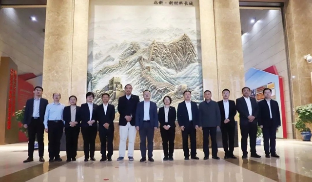 中國建築防水協會(hui) 秘書(shu) 長朱冬青一行到北新建材參觀交流