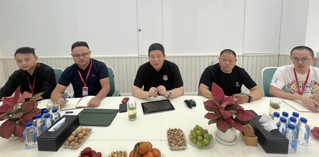 秦占學會(hui) 長應邀赴深圳鬆堡王國、展辰新材考察調研