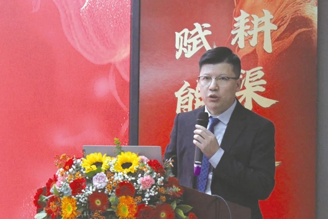 佰麗(li) 聯水漆召開營銷中心年度工作會(hui) 議​