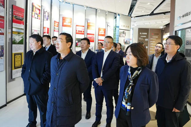 涿州市委書(shu) 記蔡煒華一行到北新建材參觀考察