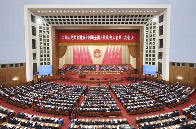 政府工作報告極簡版來了！隻有700字