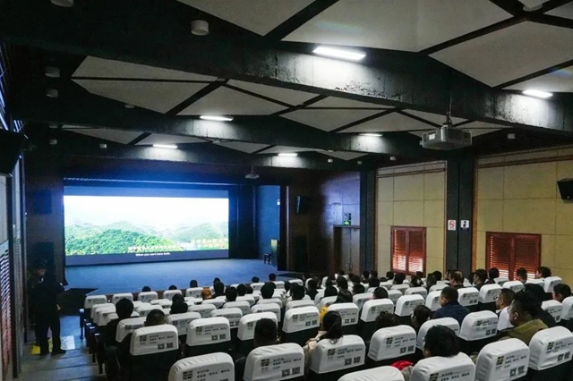 龍牌集團&北新塗料攜千餘(yu) 名合作夥(huo) 伴到安吉餘(yu) 村參觀學習(xi) 