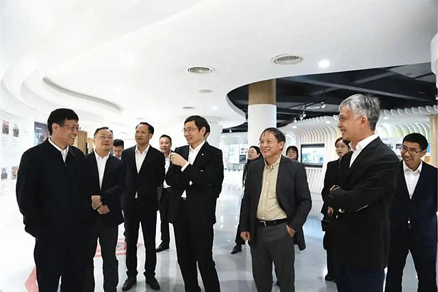 周育先到北新嘉寶莉調研
