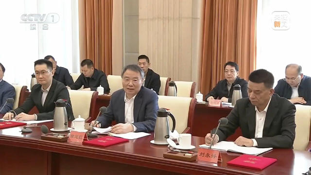 全國工商聯谘詢委員會(hui) 委員座談會(hui) 召開 傳(chuan) 化集團董事長徐冠巨受聘為(wei) 委員並發言