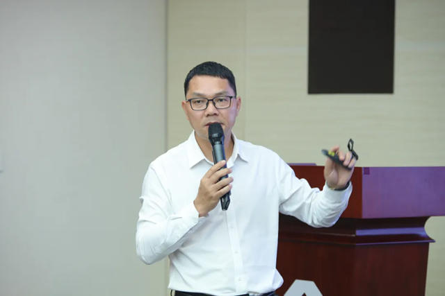 廣東(dong) 省塗料與(yu) 油墨行業(ye) 協會(hui) 2024年第一次常務副會(hui) 長工作會(hui) 議在江門召開
