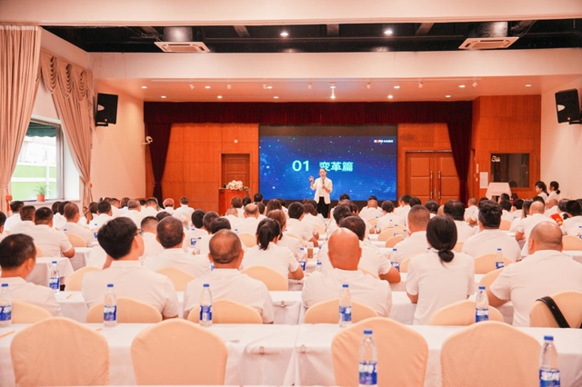 億(yi) 商美女親(qin) 臨(lin) 金漆獎，助力經銷商乘風破浪