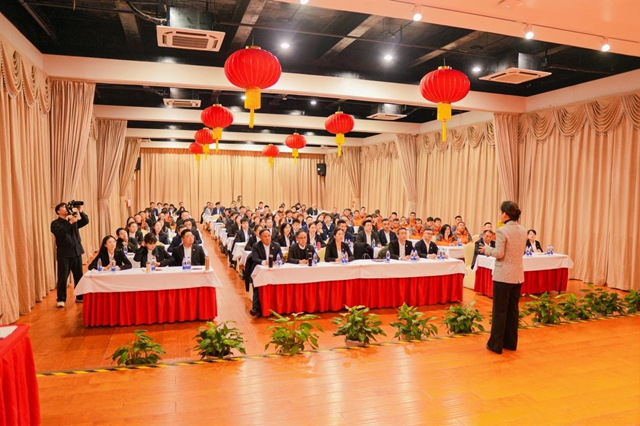億(yi) 商美女親(qin) 臨(lin) 金漆獎，助力經銷商乘風破浪