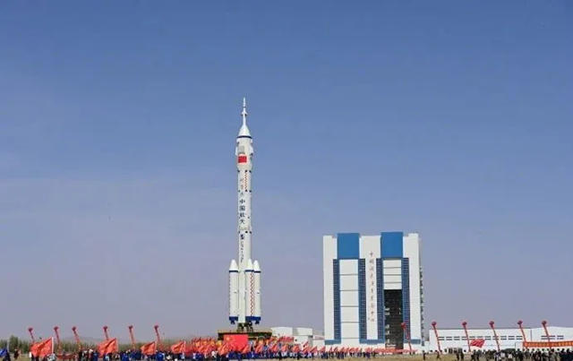 北新燈塔助力神舟十八號發射圓滿成功