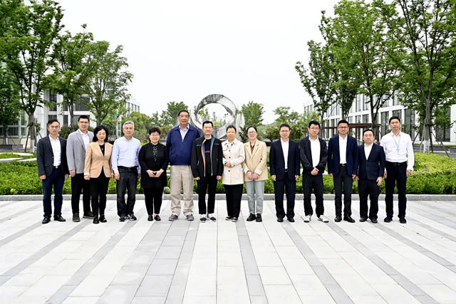 中國建築防水協會(hui) 秘書(shu) 長朱冬青一行走進凱倫(lun) 交流指導