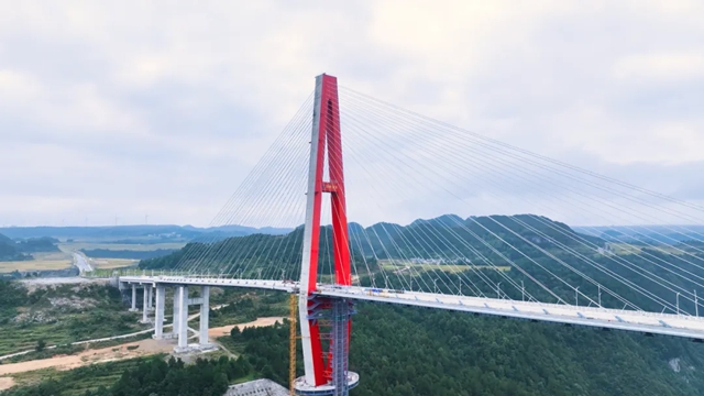 三棵樹工業(ye) 塗料為(wei) 世界第一高山峽穀景觀斜拉橋提供長效防護，助力建設美麗(li) 中國