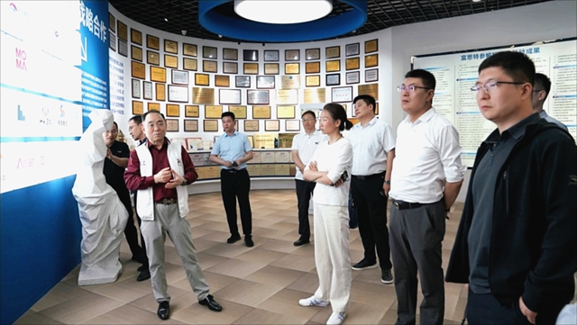 濟南起步區管委會(hui) 與(yu) 濟南先行投資集團高層領導率團蒞臨(lin) 富思特考察交流