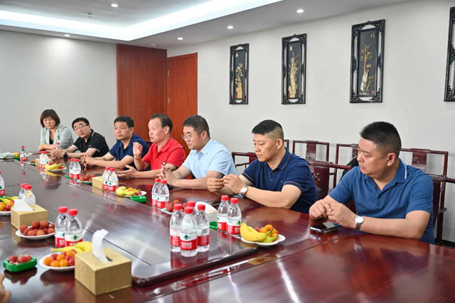 中塗協綠色工業(ye) 塗料塗裝分會(hui) 理事長張蛟一行蒞臨(lin) 晨光參觀指導！