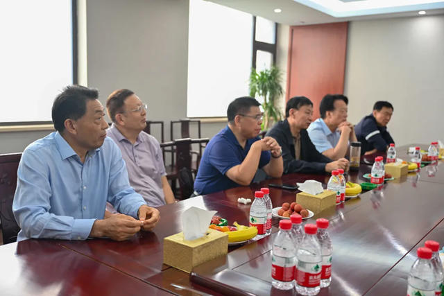 中塗協綠色工業(ye) 塗料塗裝分會(hui) 理事長張蛟一行蒞臨(lin) 晨光參觀指導！