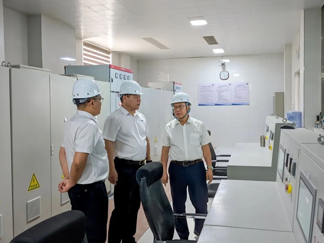 中國塑協王占傑理事長前來廣源集團遼寧海城公司調研走訪