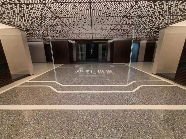 追求卓越 匠築奢品——七彩建設地坪分公司傾(qing) 力打造濟南保利瓏譽車庫地坪項目