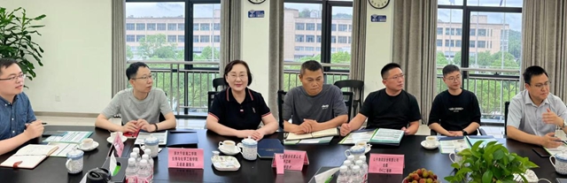 寧波塗協組織企業(ye) 赴水性塗料企業(ye) 參觀學習(xi) 