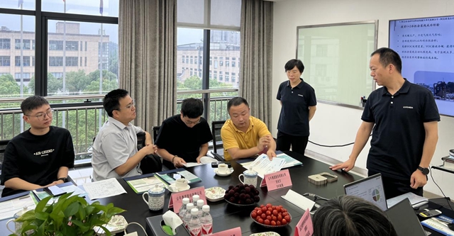 寧波塗協組織企業(ye) 赴水性塗料企業(ye) 參觀學習(xi) 