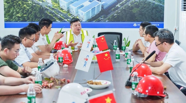 喜訊！杏壇新總部項目二期3號廠房喜封金頂！