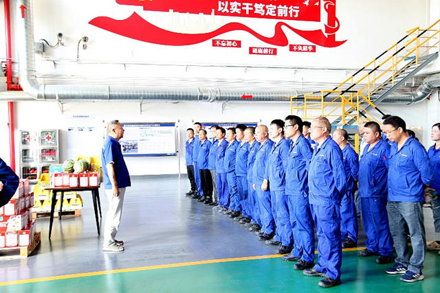 雙瑞塗料產(chan) 業(ye) 開展防暑降溫“送清涼”慰問活動 關(guan) 愛一線職工