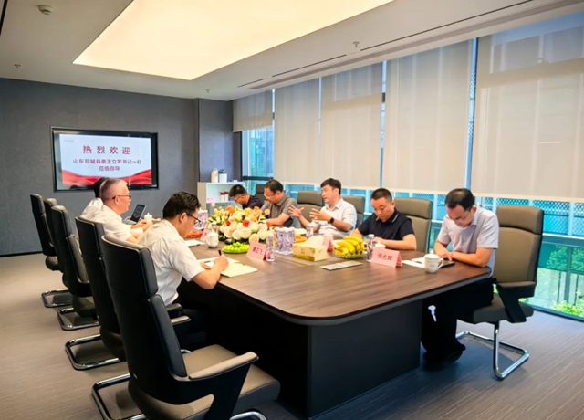 郯城縣委書(shu) 記王立軍(jun) 一行蒞臨(lin) 德威塗料調研交流