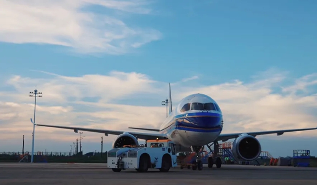 阿克蘇諾貝爾助南航首架C919國產大飛機成功交付