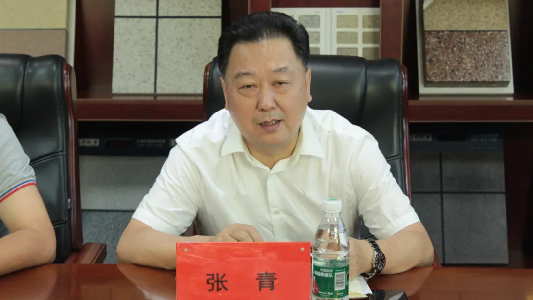 羅斯夫新材料專家團隊一行蒞臨啟利漆考察交流