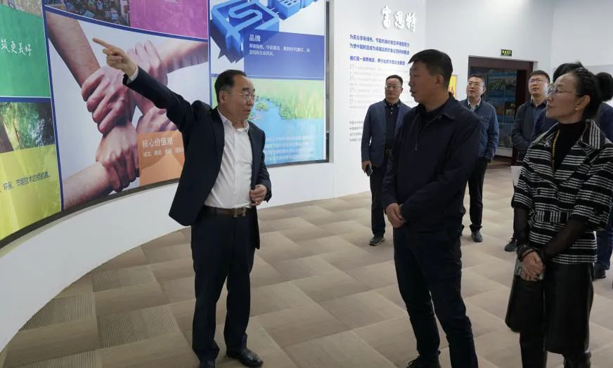 喀什市委市政府領導考察富思特，共探合作發展新機遇
