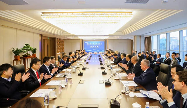 進博進行時，阿克蘇諾貝爾攜手中國石化簽署合作備忘錄