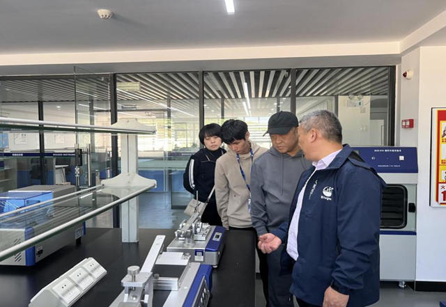 了解前沿信息 開拓企業視野——寧波塗協組團參觀2024中國國際塗料博覽會
